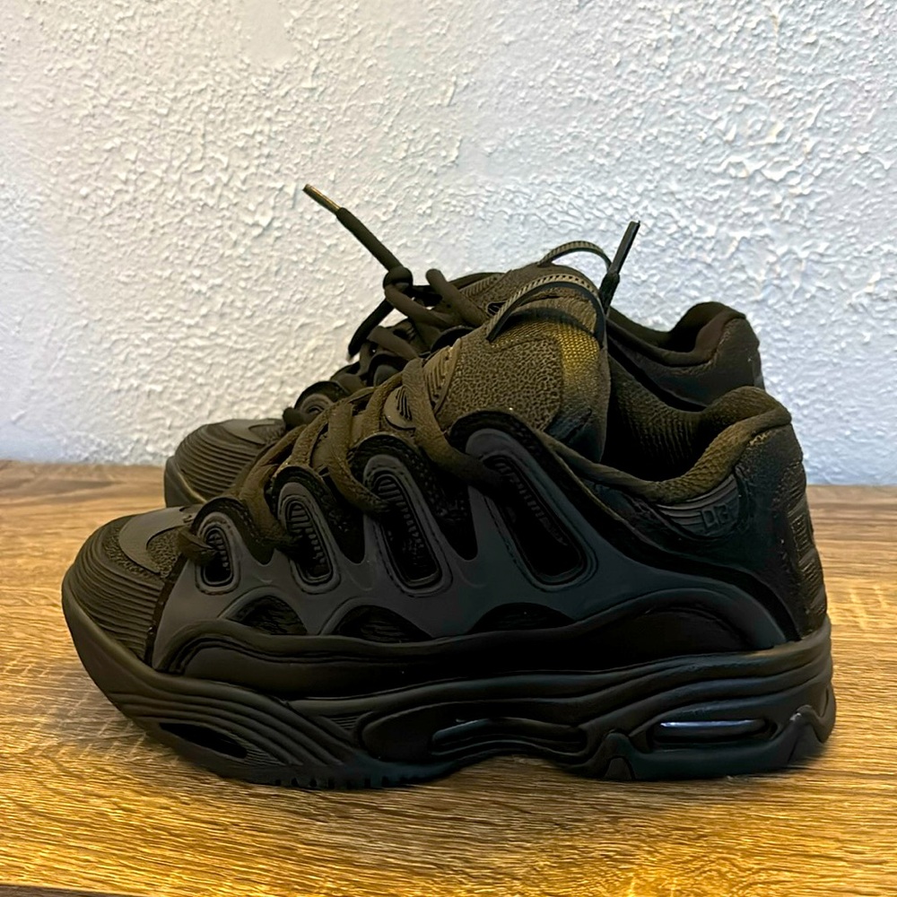 Black Osiris skate shoes